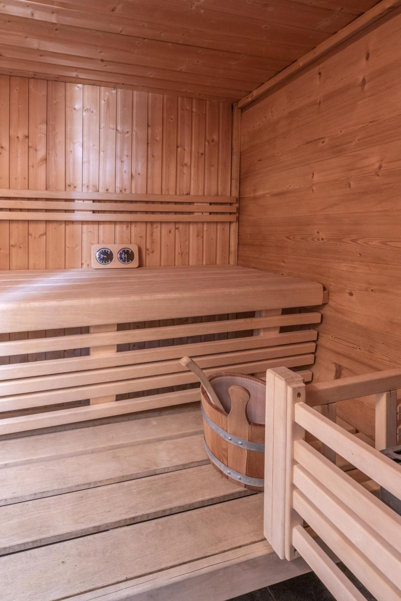 Chalet Alpe D'Huez 1850-Sea And Mountain Pleasure Avec 2 Appartements- 1 Appartement 3 Chambres 8 Couchages - 3 Salles D'Eau Et 1 Appartement 5 Chambres 12 Couchages 5 Salles D'Eau - Jacuzzi Et Sauna -Pieds Des Pistes Et Centre Exterior photo